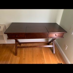 Nice in great condition desk